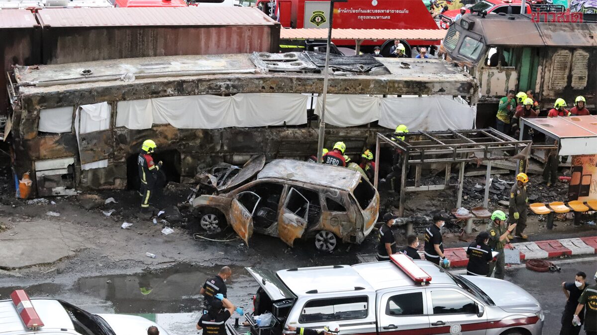 バンコク路線バスと列車が衝突、BMTAが遺族へ150万バーツの補償を表明
