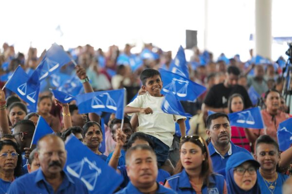マレーシア州選挙、首相連合に痛手 改革への不満、保守化の波
