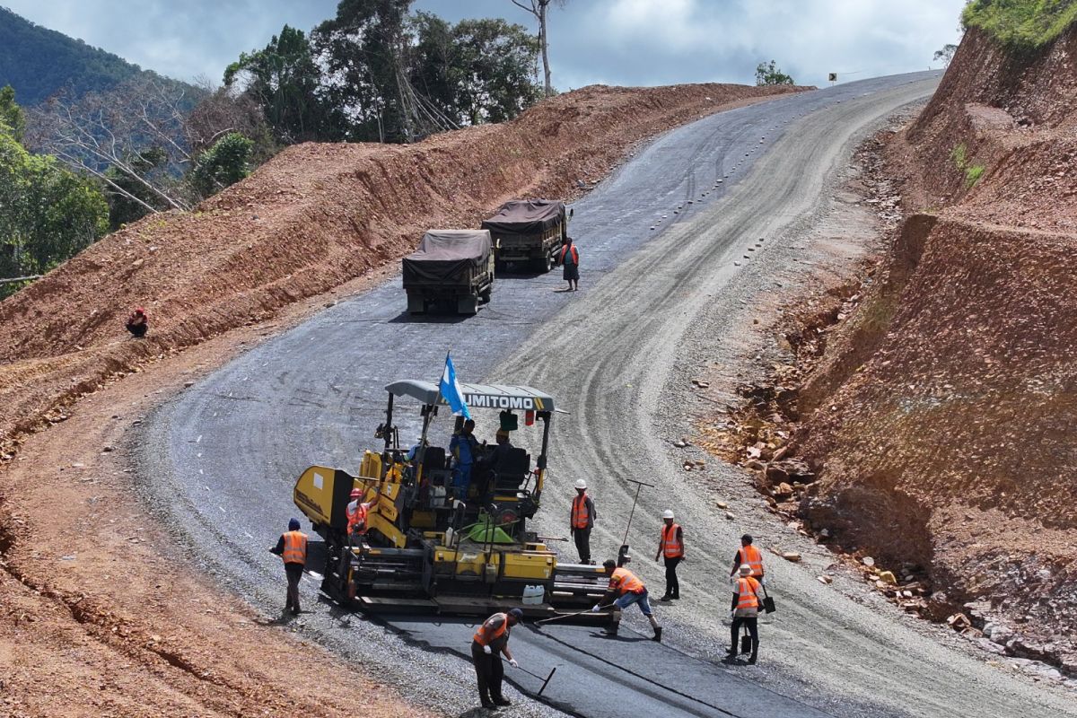 Trans Papua Road Project Advances to Enhance Connectivity
