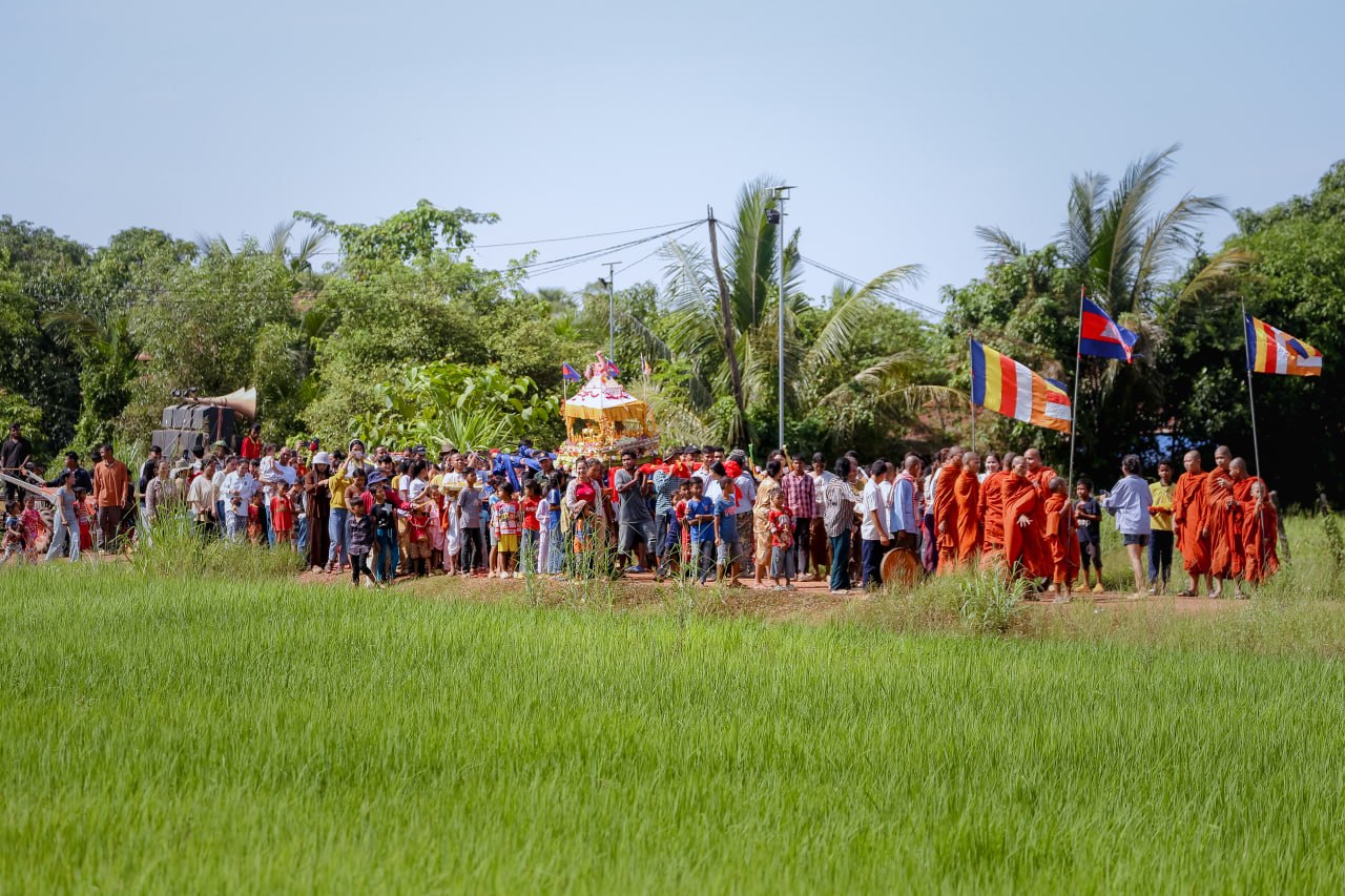 Samrong Pagoda Organizes Ancestor Procession Ceremony to Preserve Khmer Traditions