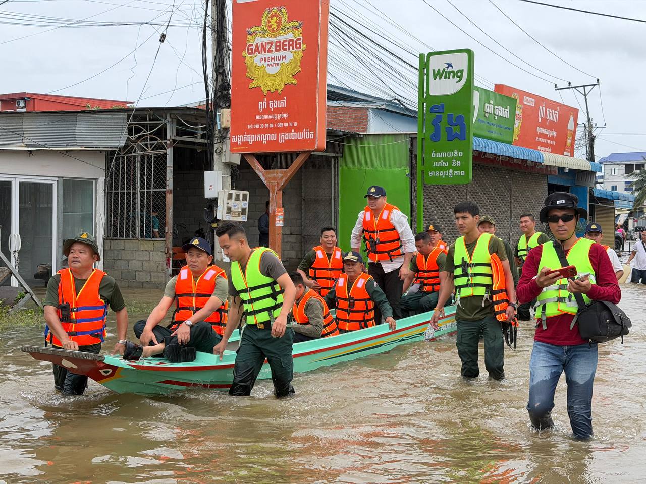 Cambodia Flood Crisis: Banteay Meanchey Province Issues Evacuation Orders Amid Rising Waters