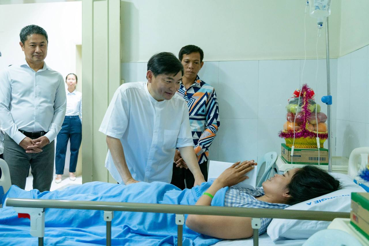 Cambodia Reports on Recovery of Garment Workers Injured in Traffic Accidents; 50 Discharged