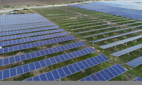 India's Energy Transition: The Complex Reality of Coal Dependence and Renewable Expansion
