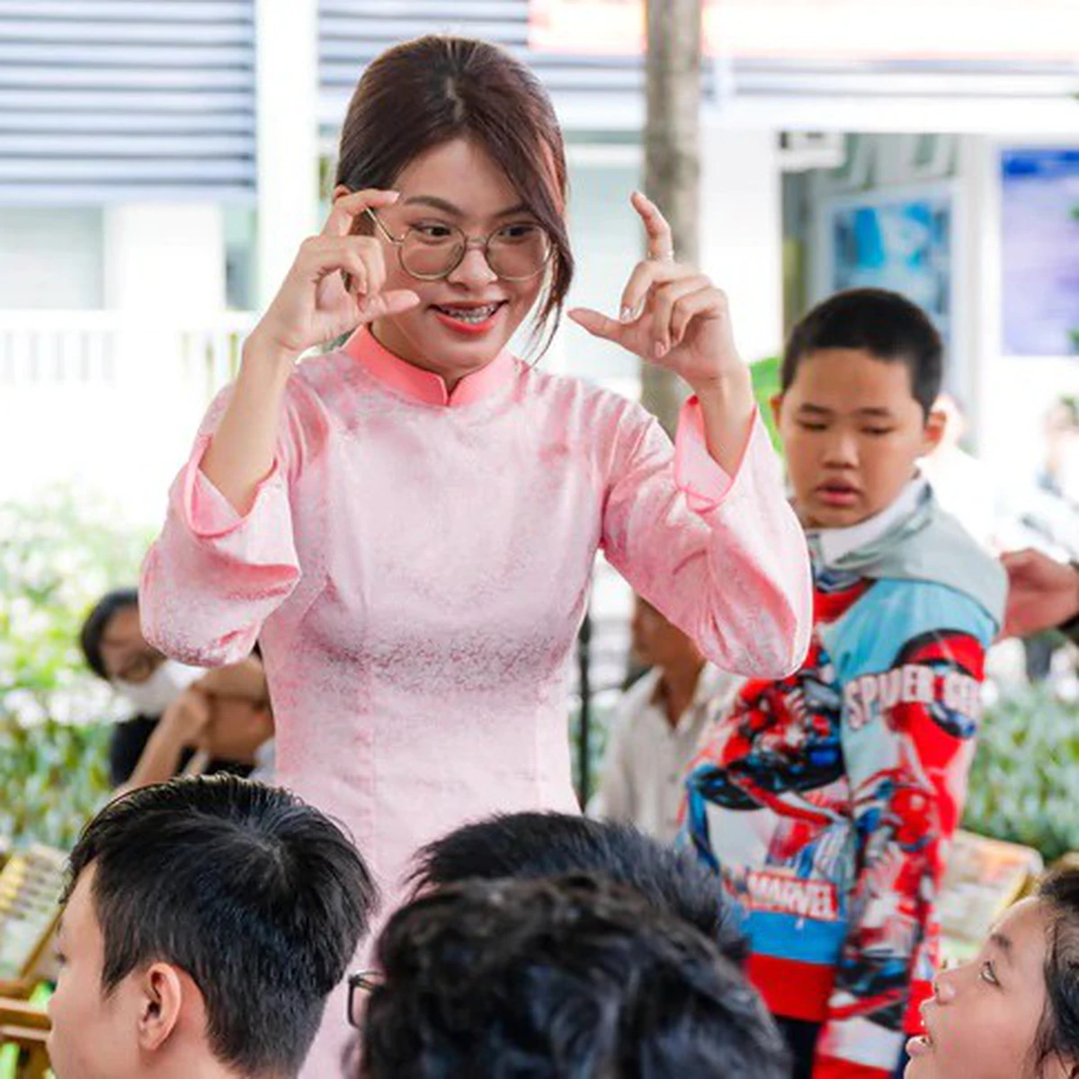 Vietnam Considers Lowering Retirement Age: Concerns Over Teacher Pensions and Brain Drain