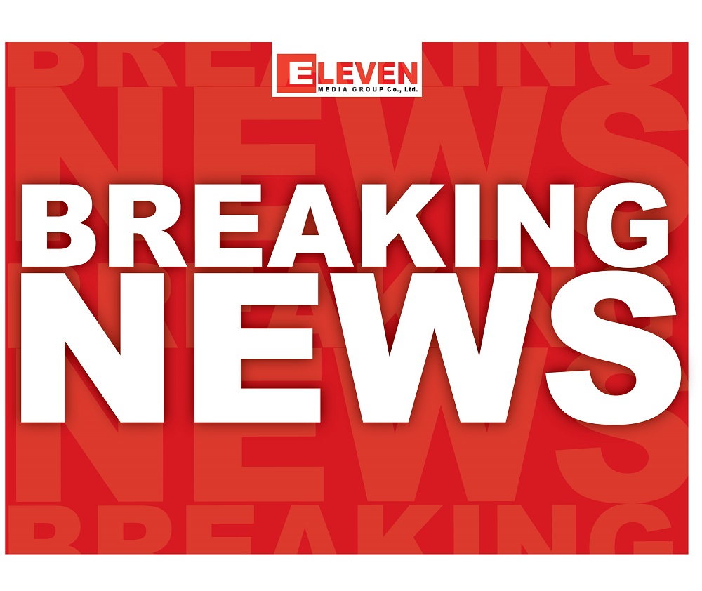 Lightning strikes a "Kukko" tree at No. 7 High School in North Okkalapa Township, injuring two KG students and a teacher