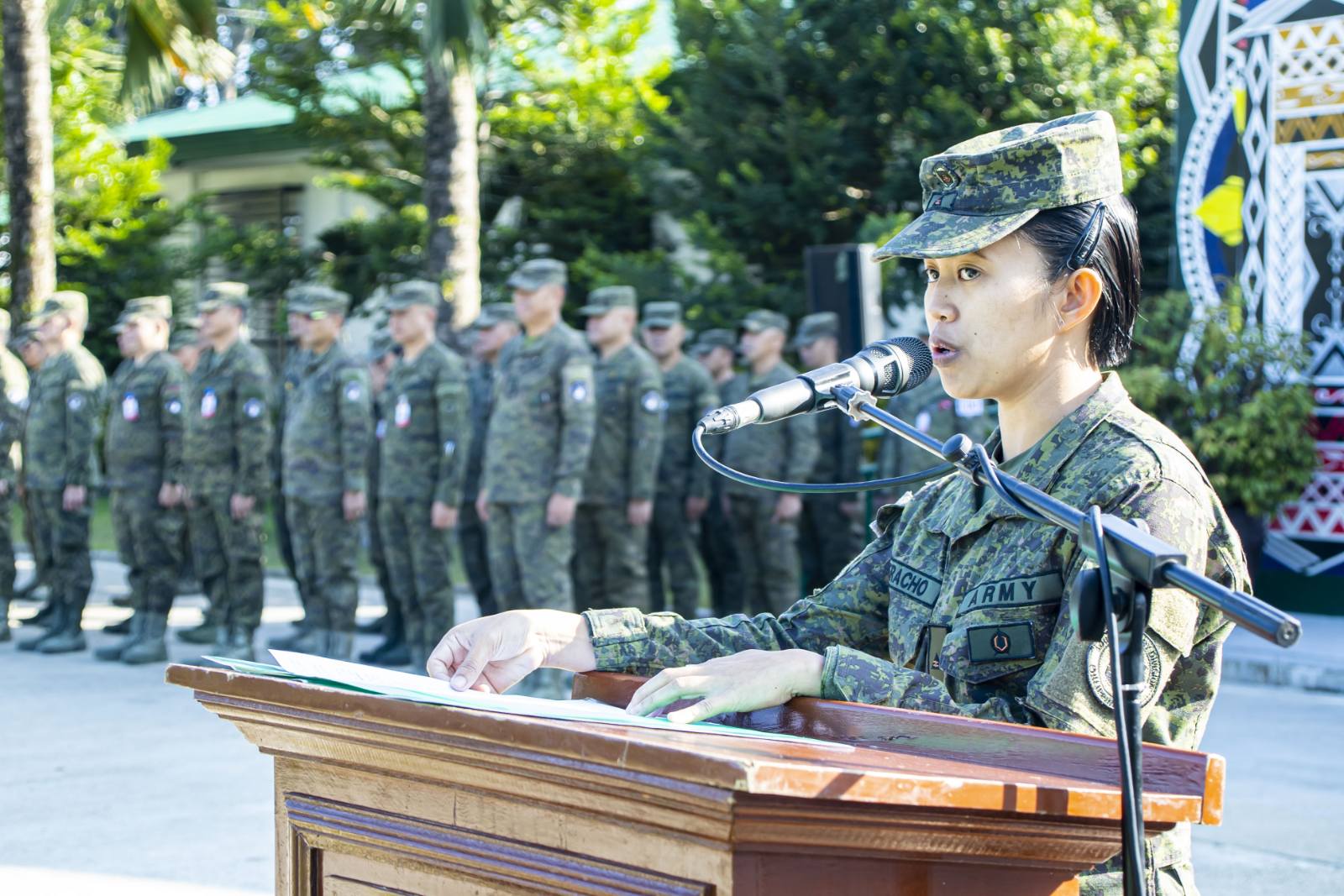 ミンダナオ陸軍、新任少尉28名で戦力強化