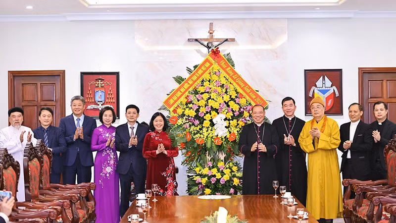 Vietnam Renews Role of Fatherland Front and Socio-Political Organizations in Religious Affairs