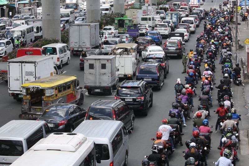 MMDA、悪天候でナンバーコーディング一時停止