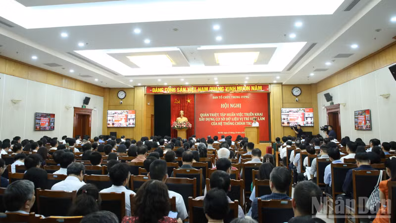 Vietnam Directs Review of Job Positions and Staffing in Political System