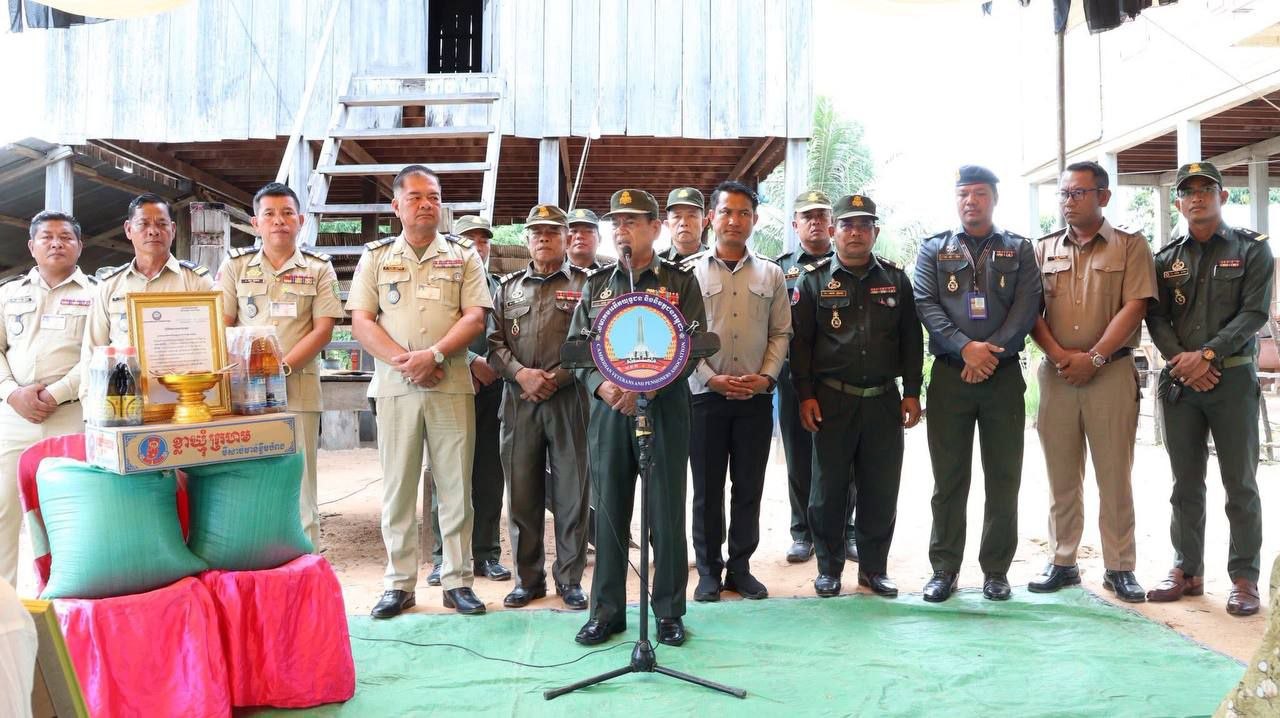 Cambodia: Prime Minister's Wife's Condolence Fund and Aid Delivered to Veteran's Bereaved Family
