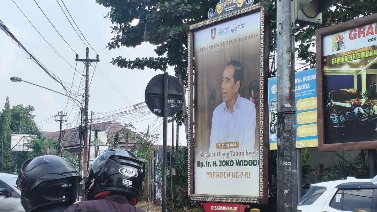 ジョコウィ大統領の誕生日広告、ソロ市長に政党から批判