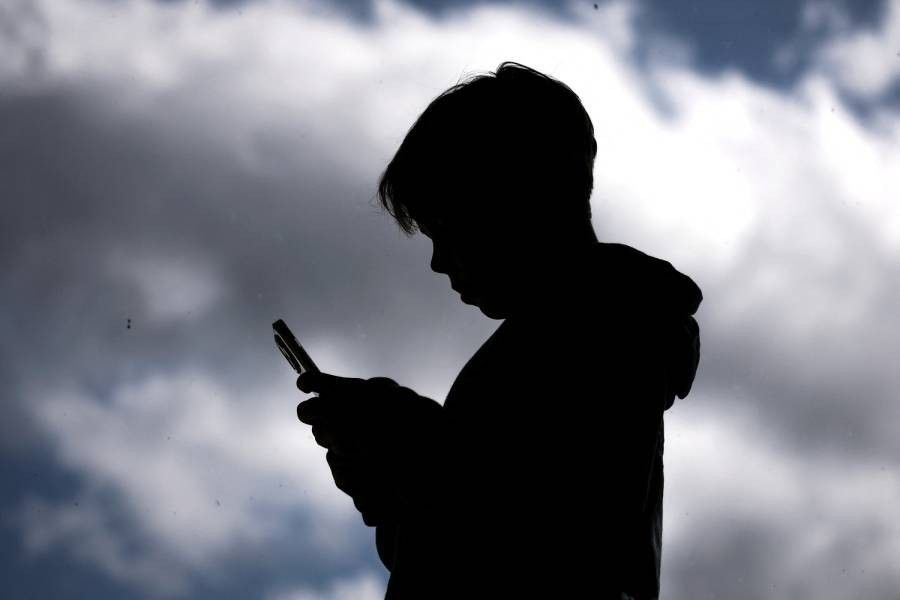 Under-16 Social Media Ban Debated, Focus Shifts to Parental Responsibility