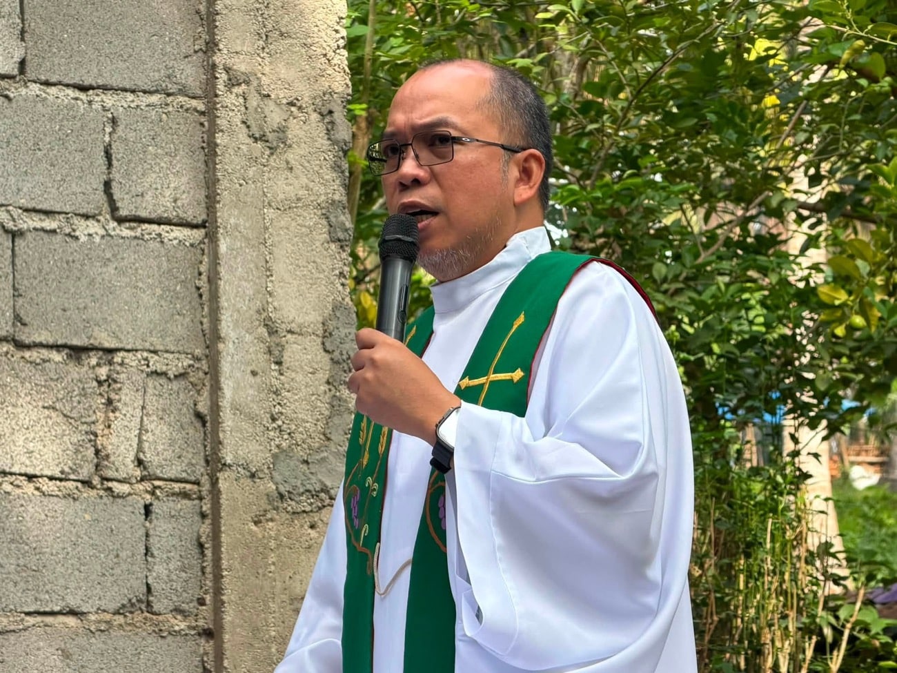 Activist Priest Urges Marcos to Scrap System Loss Charges