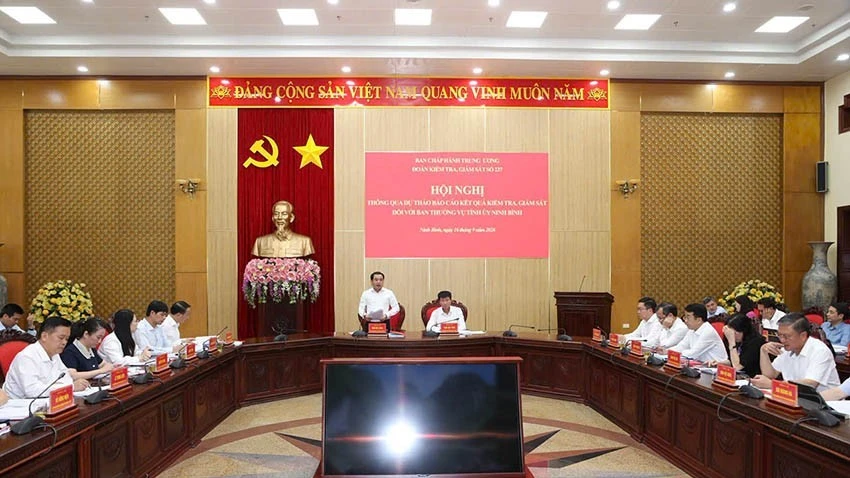 Vietnam's Politburo Inspects Ninh Binh Provincial Party Committee Leadership