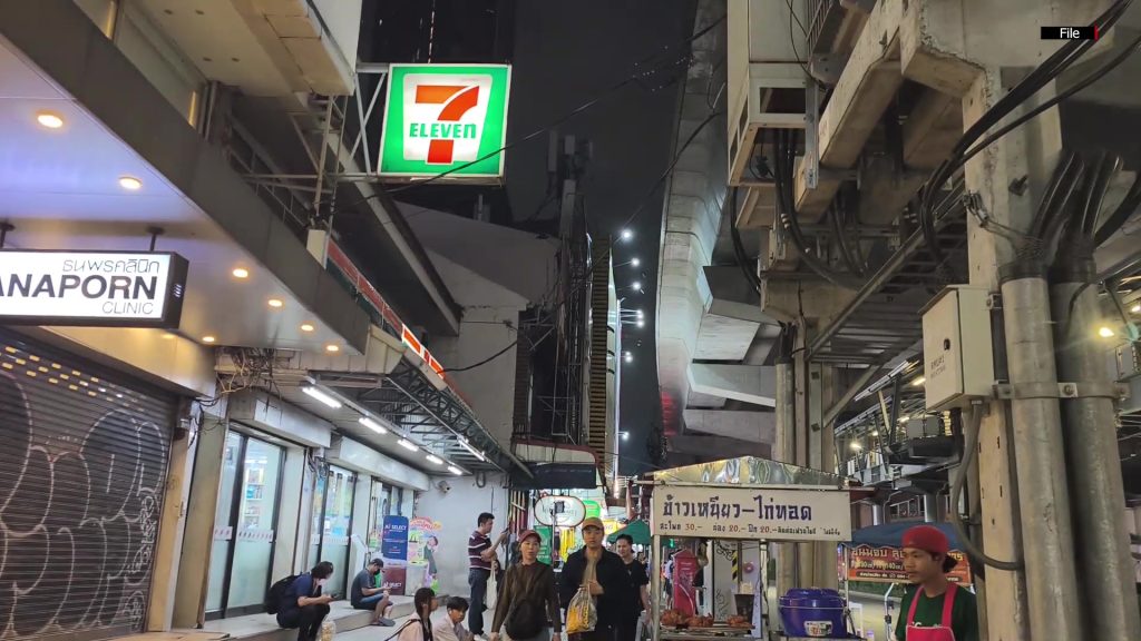 Spending by Myanmar nationals in Thailand reaches 221 billion baht annually