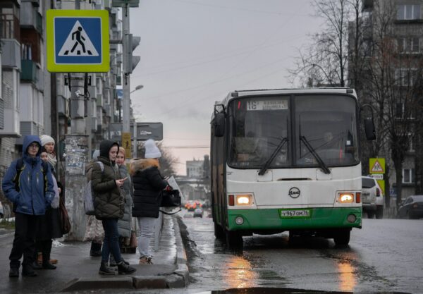 ロシア、アフガニスタンとの労働者協定締結の背景にある人口危機