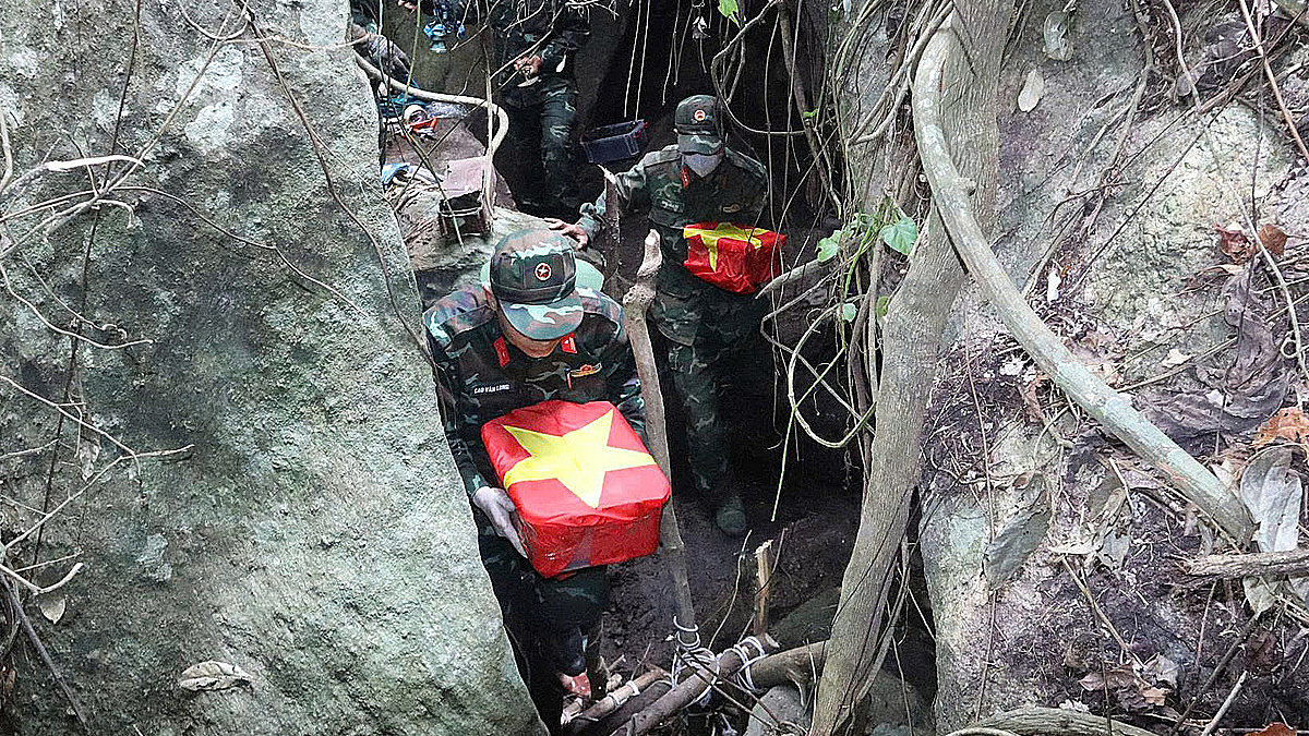 ダナン、石灰岩の洞窟から5柱の戦没者遺骨を発見