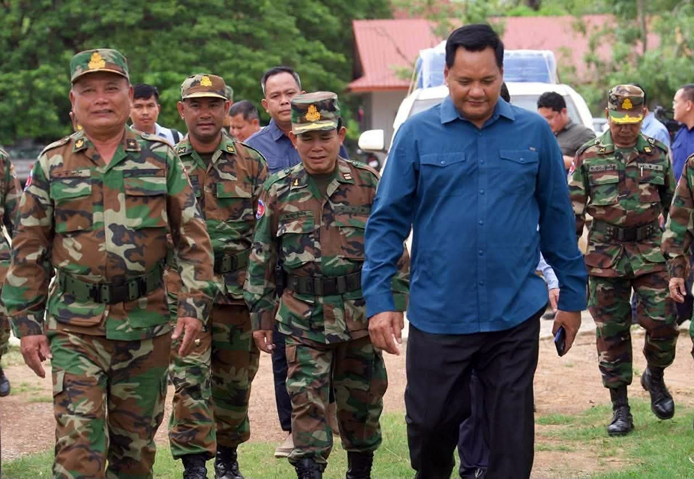 Udor Mean Chey Province: Military Operational Area Receives Donations of Materials and Cash from Provincial Governor