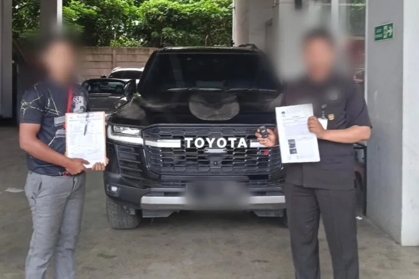 Land Cruiser Linked to Bupati Corruption Case Arrives at KPK Facility