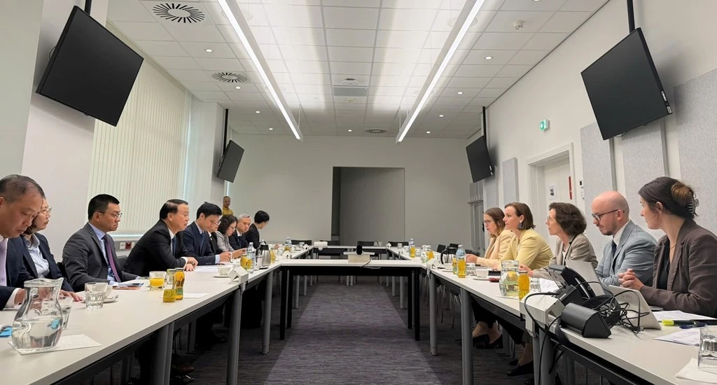 ベトナム、オーストリアと仮想資産市場監督で経験交換