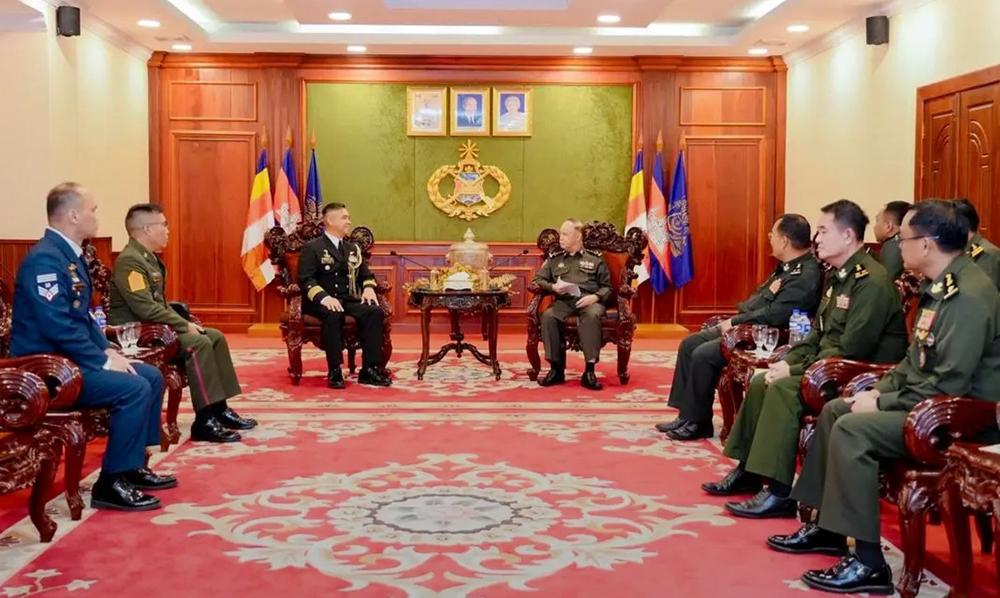 Cambodian Army Commander Receives Farewell Visit from Philippine Military Attaché