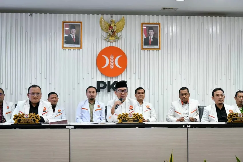 PDIP、ジブラン氏の学歴調査権行使に「肯定的反応」 PKS事務局長が示唆
