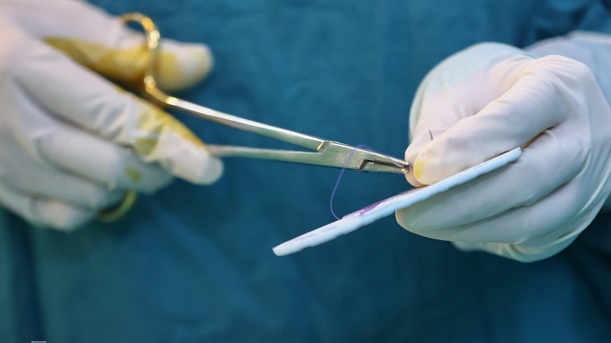 Ho Chi Minh City Cracks Down on Unlicensed Clinics, Issuing Multiple Suspensions