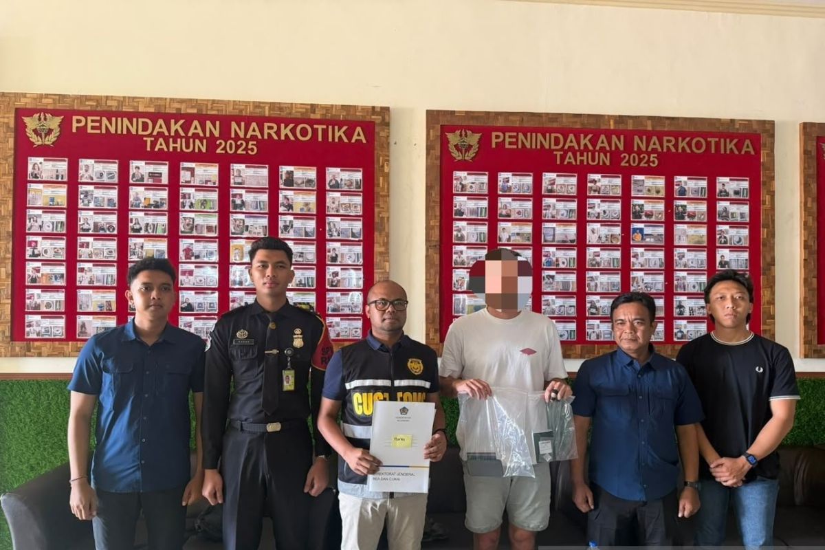 Bali Immigration Discovers Cocaine Hidden Inside Foreigner's Passport