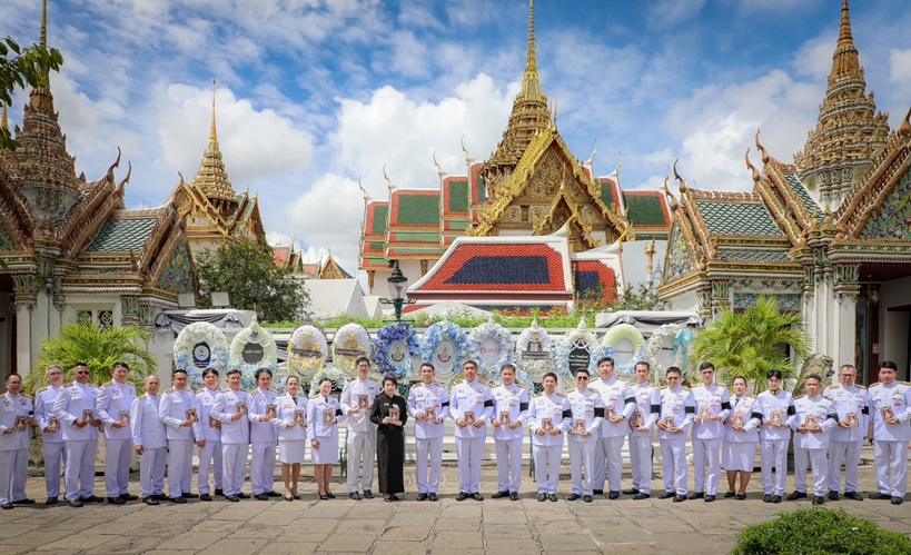 State Railway of Thailand Co-hosts Merit-Making Ceremony for Late King's Cremation