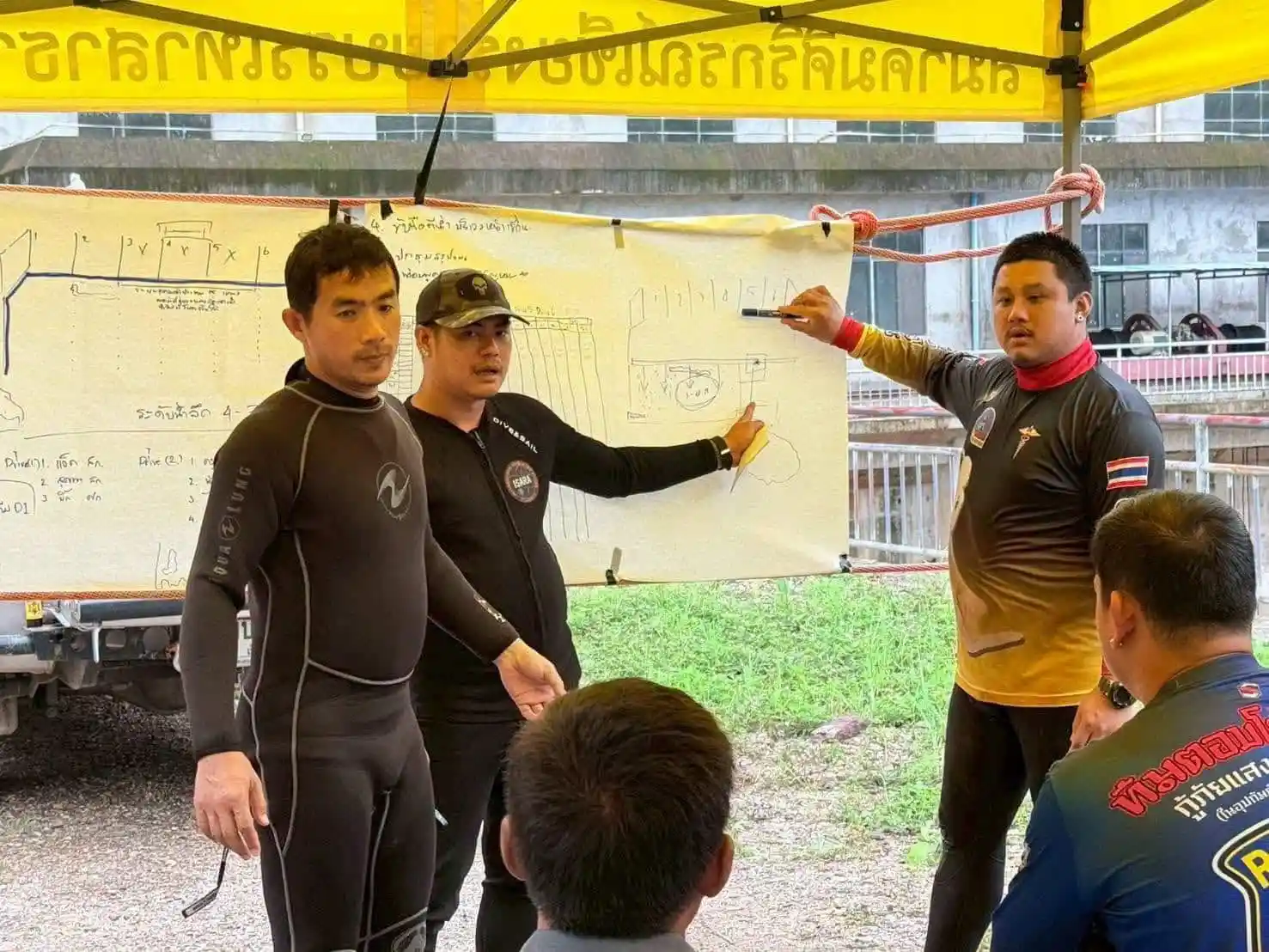 Thai Rescue Teams End Underwater Search in Laos