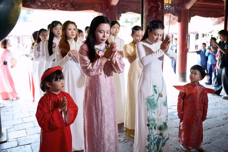 Miss Ao Dai Heritage Contestants Engage with Vietnamese Culture and Social Causes