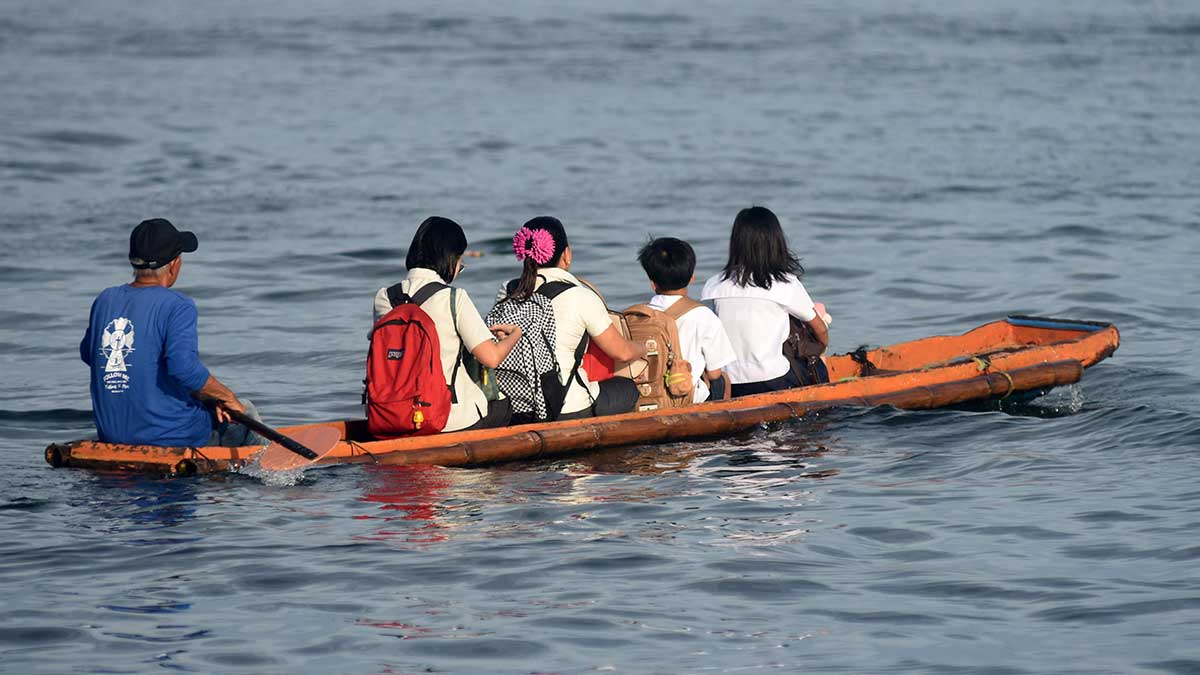 Philippines School Year Opens Amidst Classroom Shortages and Infrastructure Challenges