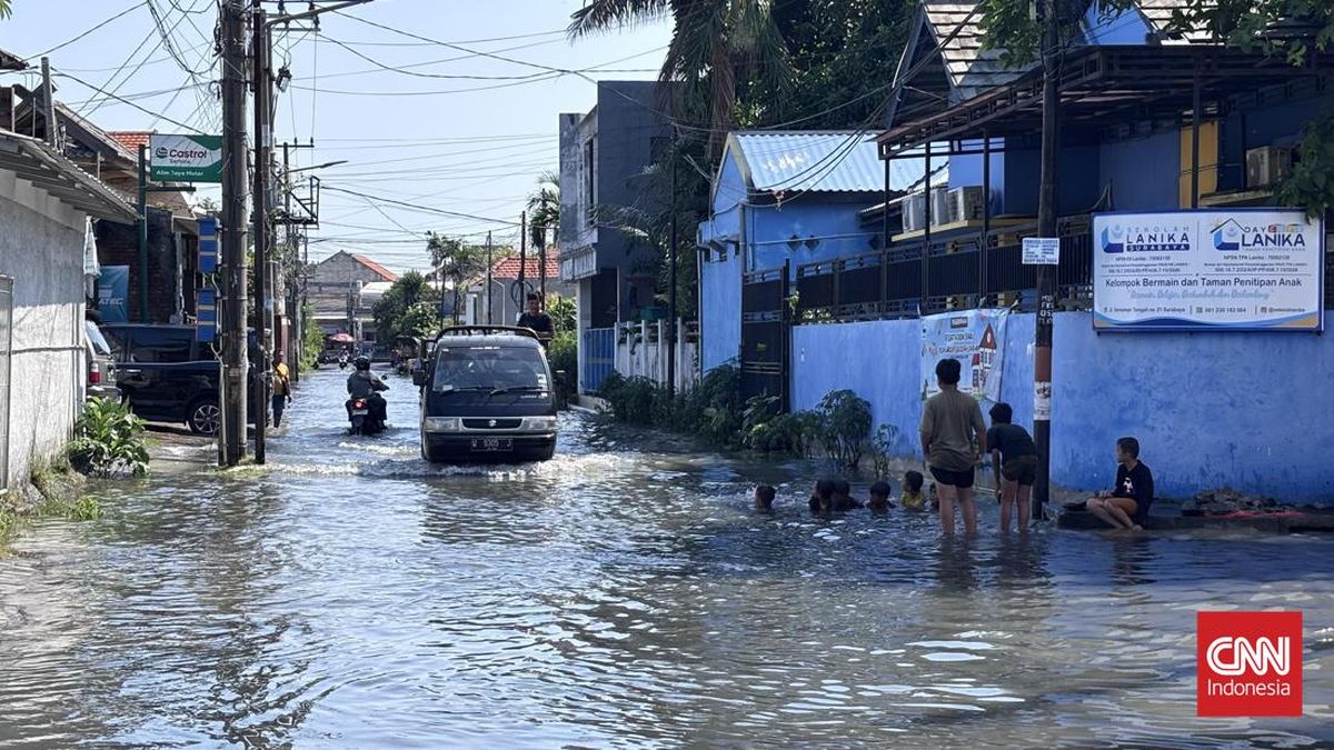 スラバヤ、豪雨で再び浸水 16地点で水没、インフラへの影響も