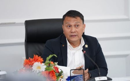 憲法裁判所がジャカルタの首都継続を支持、PKSはIKN移行の慎重な進捗を評価