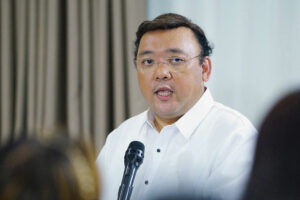 Ex-Palace Spokesperson Denies 'Fake News' on Asylum Denial