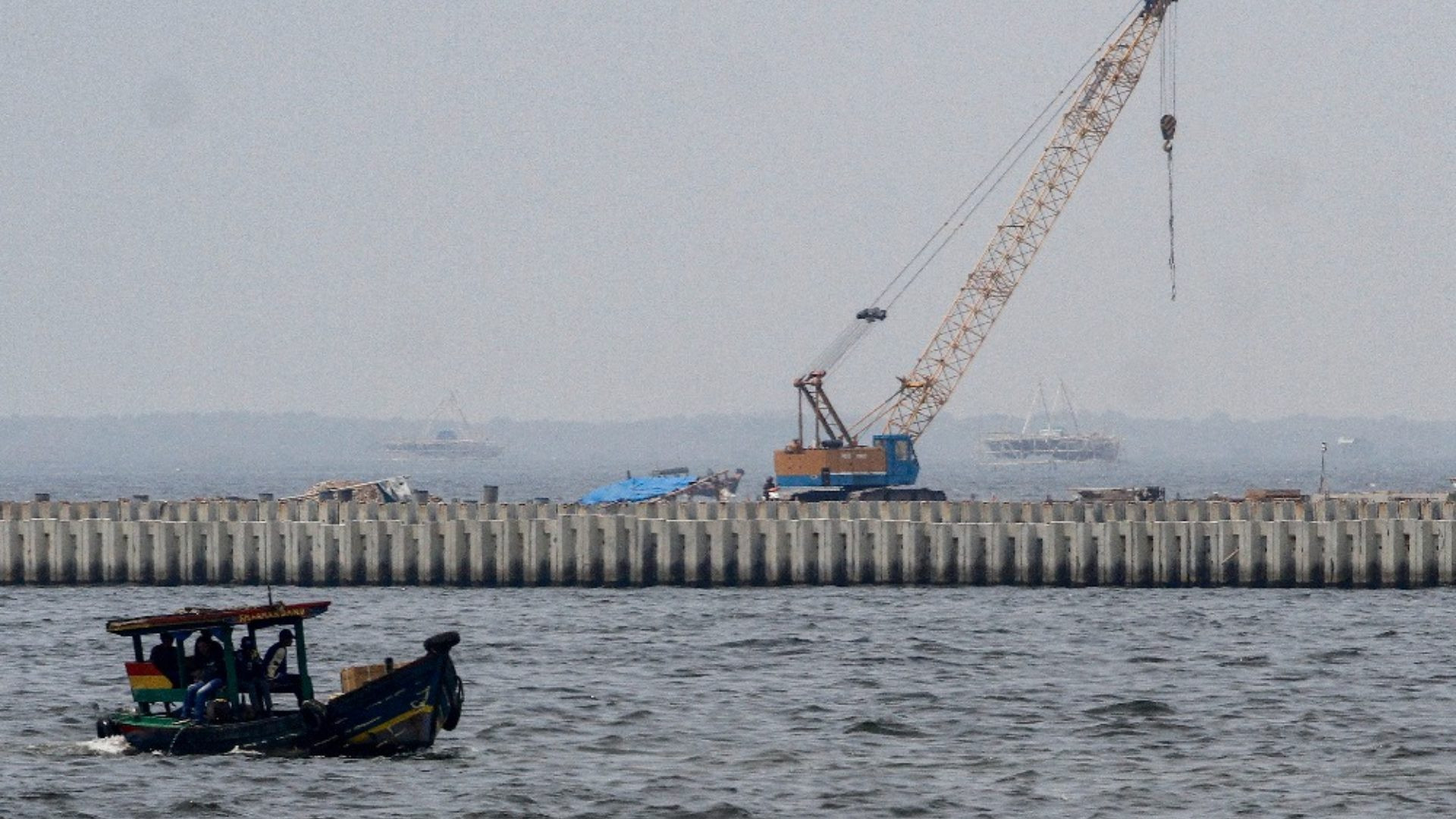 インドネシア政府、1740兆ルピア規模の巨大防潮堤建設へ―ジャワ北岸の沈下対策