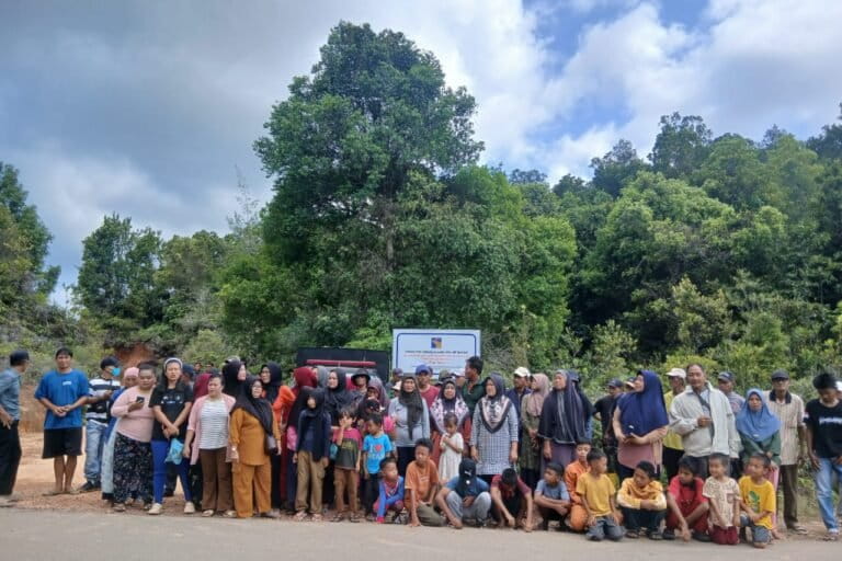 Rempang Island Residents Clash with Authorities Over Land Acquisition