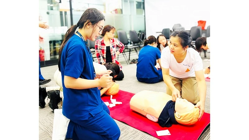 Vietnam Sees Rising Interest in First Aid Skills Amid Efforts to Boost Survival Rates