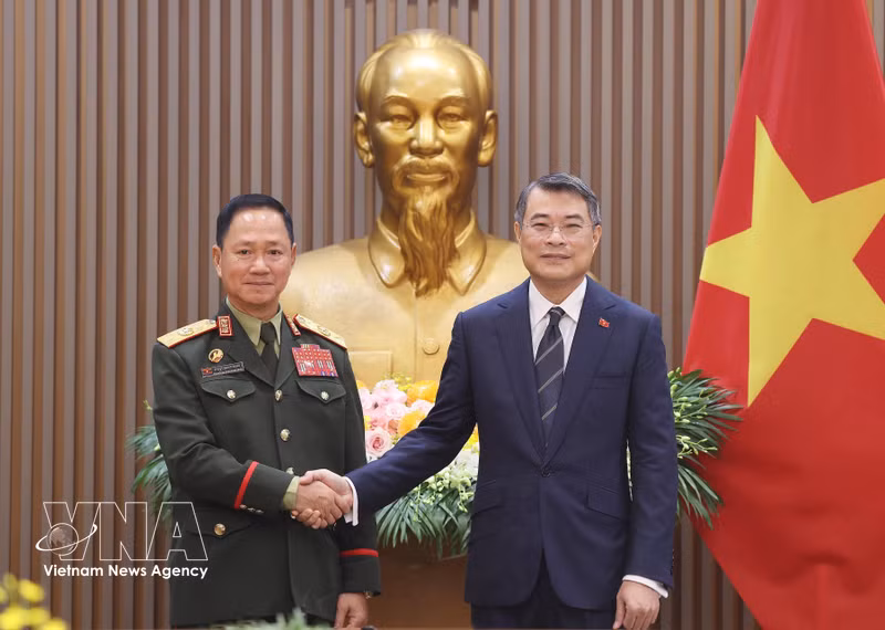ベトナム・ラオス国防・安全保障協力、両国関係の重要柱に