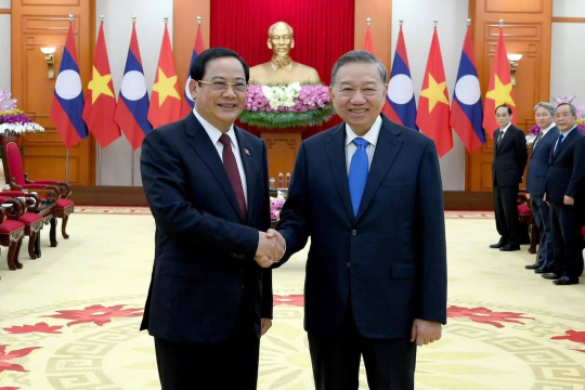 ラオス首相、ベトナム大統領と会談 特殊な関係の深化を確認
