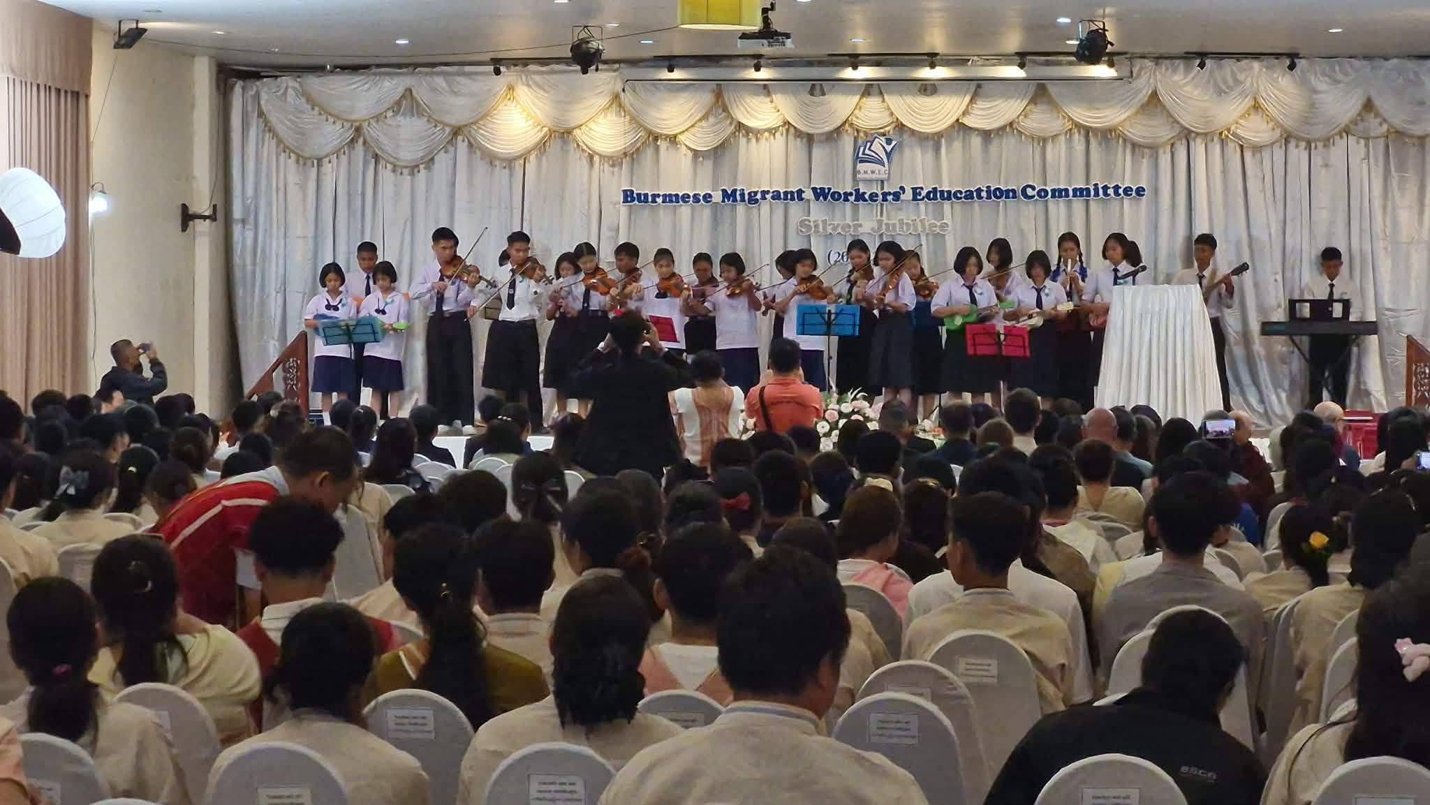 タイ在住ミャンマー人移住労働者の子供たちの教育を支援するBMWECが25周年記念式典を開催