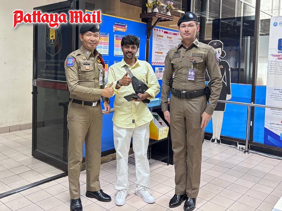 Indian Tourist Reunited with Phone Left in Bolt Car