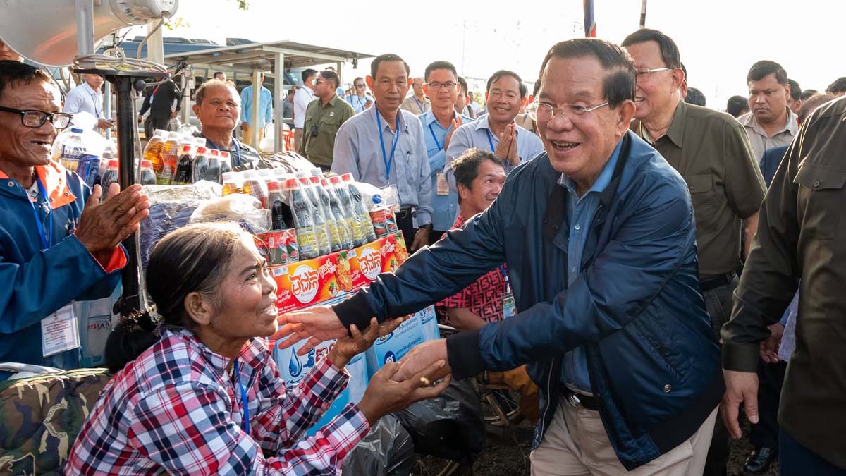 フン・セン氏、タイとの平和的解決を強調 国境紛争で外交優先