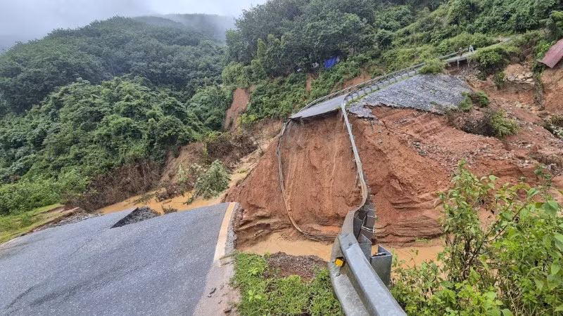 豪雨で国道12号線寸断、ライチャウ・ディエンビエン間の交通麻痺