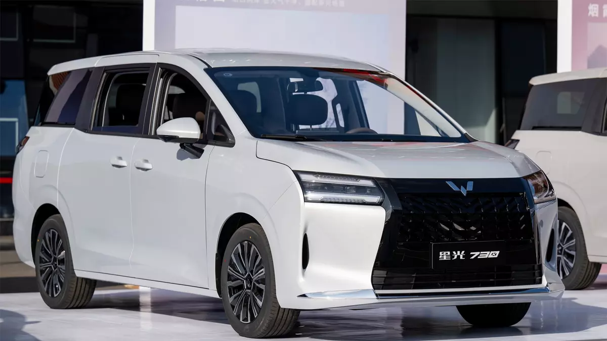 Wuling Darion - 新型中型 MPV がベトナムで発売へ