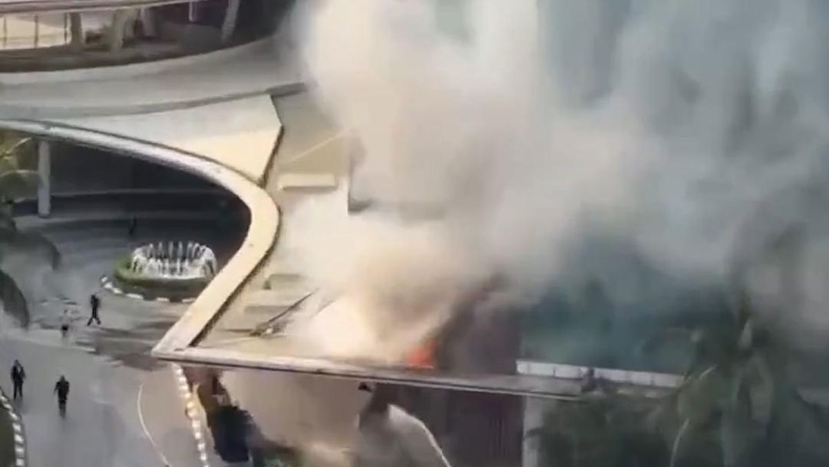 Major Fire Erupts at Pullman Hotel in West Jakarta, Cause Under Investigation