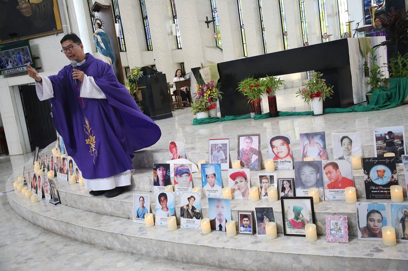 Mass held for EJK victims ahead of Undas, families pray for justice