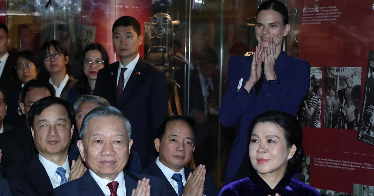 Vietnam's Top Leadership Pursues Multilateral Diplomacy and Economic Ties