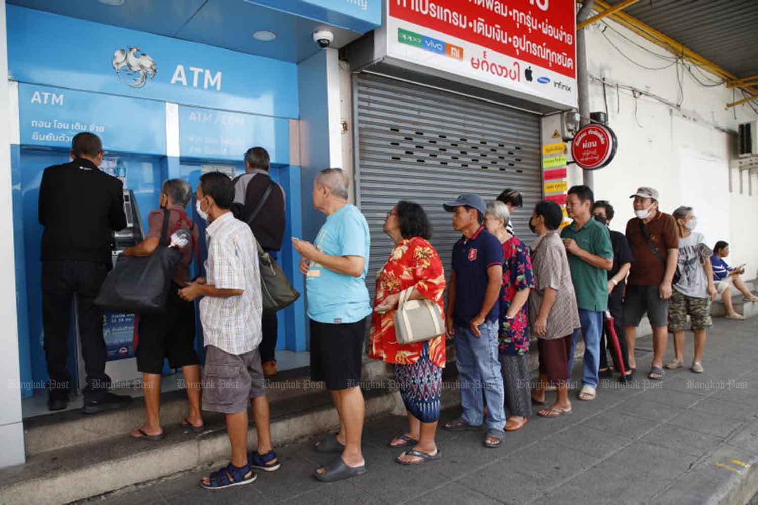 Thailand Urges Unregistered Low-Income Earners to Sign Up for Welfare Cards Before Deadline