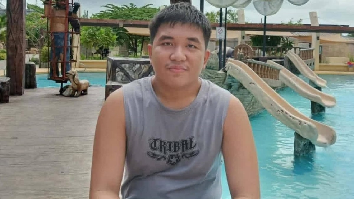 タクロバン校銃撃事件、犠牲の生徒を英雄と称賛